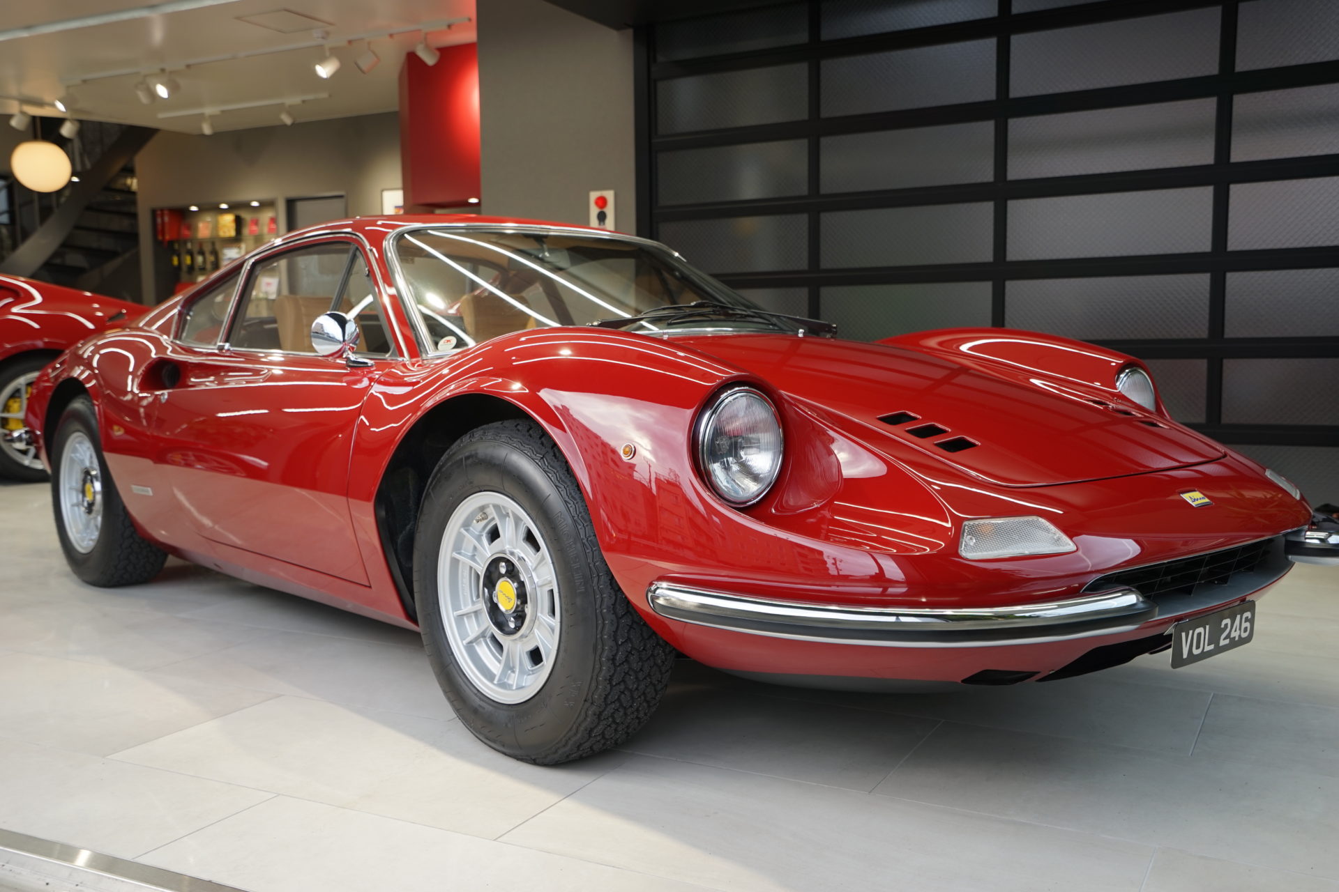 入庫情報 1972ｙ フェラーリ ｄｉｎｏ 246ｇｔ 入庫 輸入車専門店アクセルトレーディング